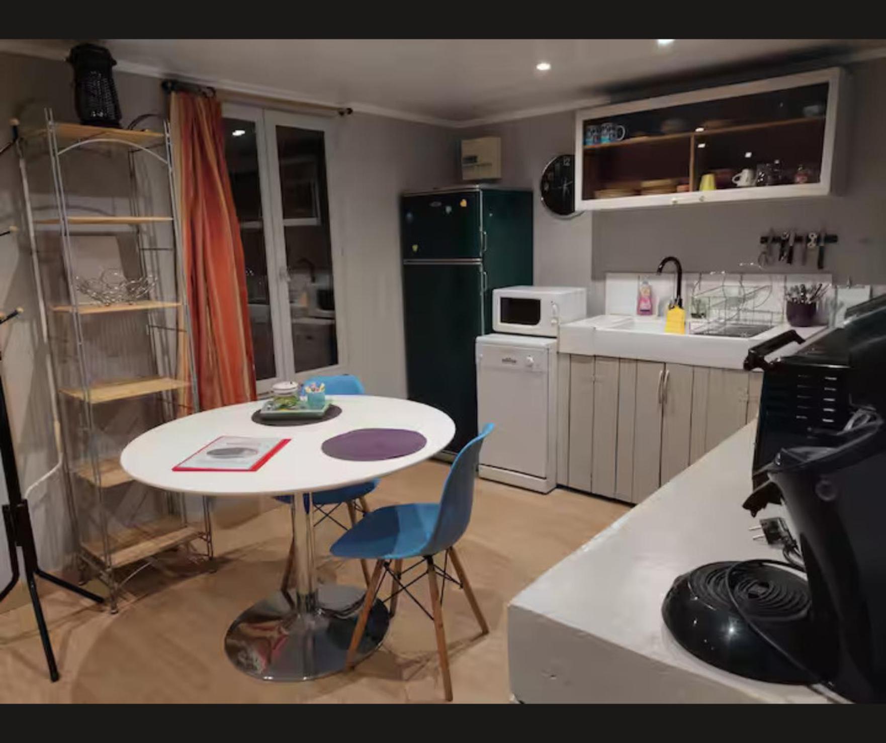 Cabane Limousine Au Bord D'Un Etang ボナック・ラ・コート エクステリア 写真